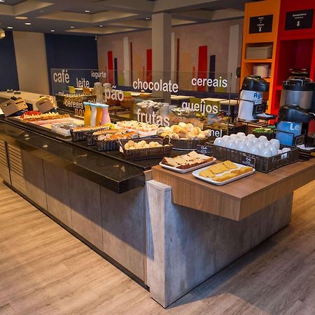 Ibis Budget Curitiba Centro Exterior photo